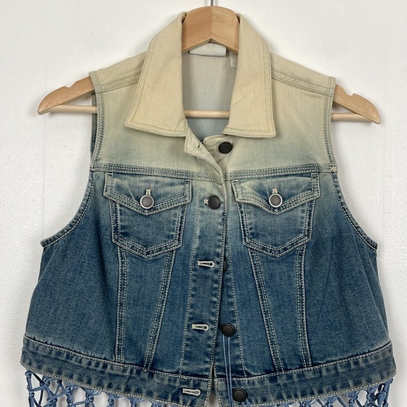 Chico's Denim Boho Fringe Cowgirl Vest Womens S Button Down 2 Pocket Blue Jacket - Picture 5 of 11
